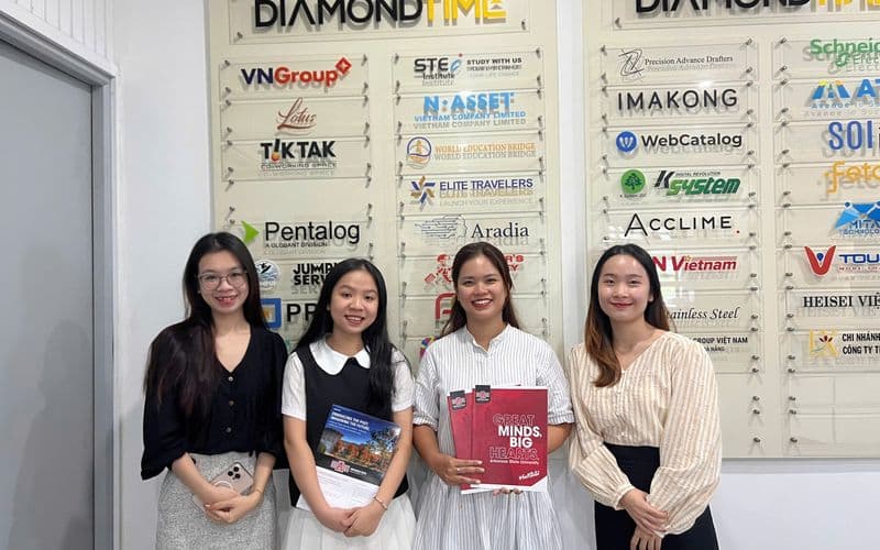 Arkansas State University Visits WEB Overseas Study Consulting Company in Da Nang