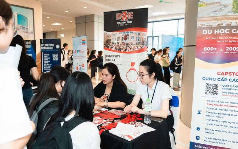 A-State Takes Part in Postgraduate Day at the National Economics University, Showcasing Its International MBA Program
